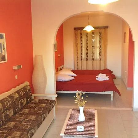 πανσιόν ζαχαρούλα 2* Φηρά